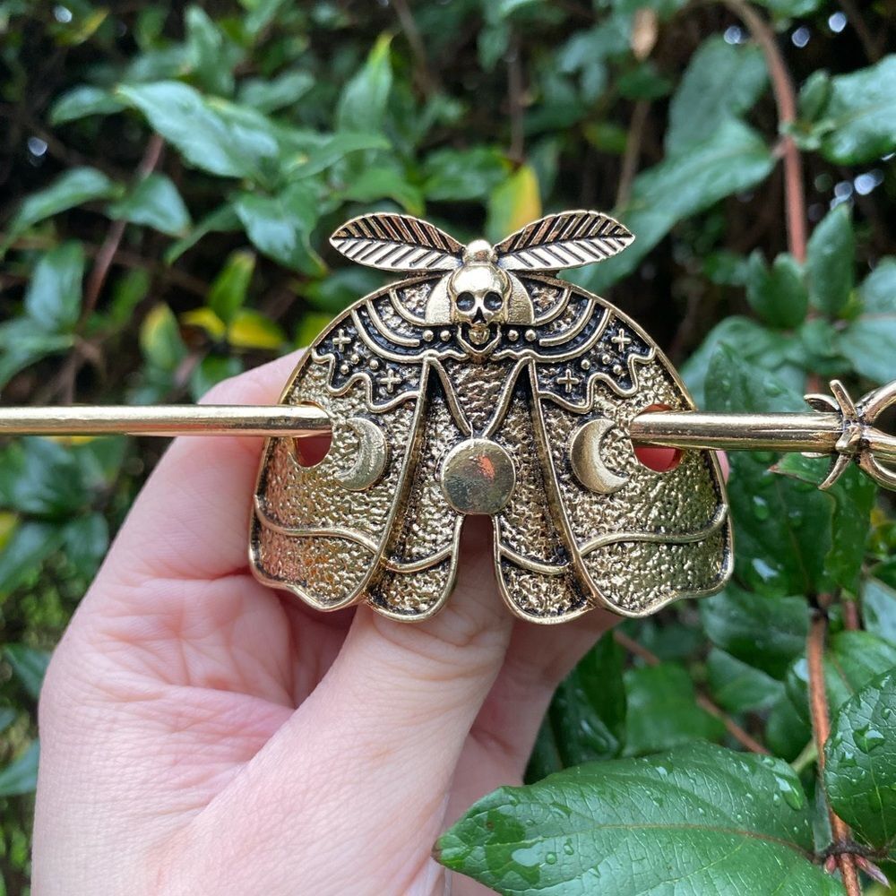 Gothic Death Moth Hair Accessory Antique Gold Tone Engraved Details - Picture 4 of 4